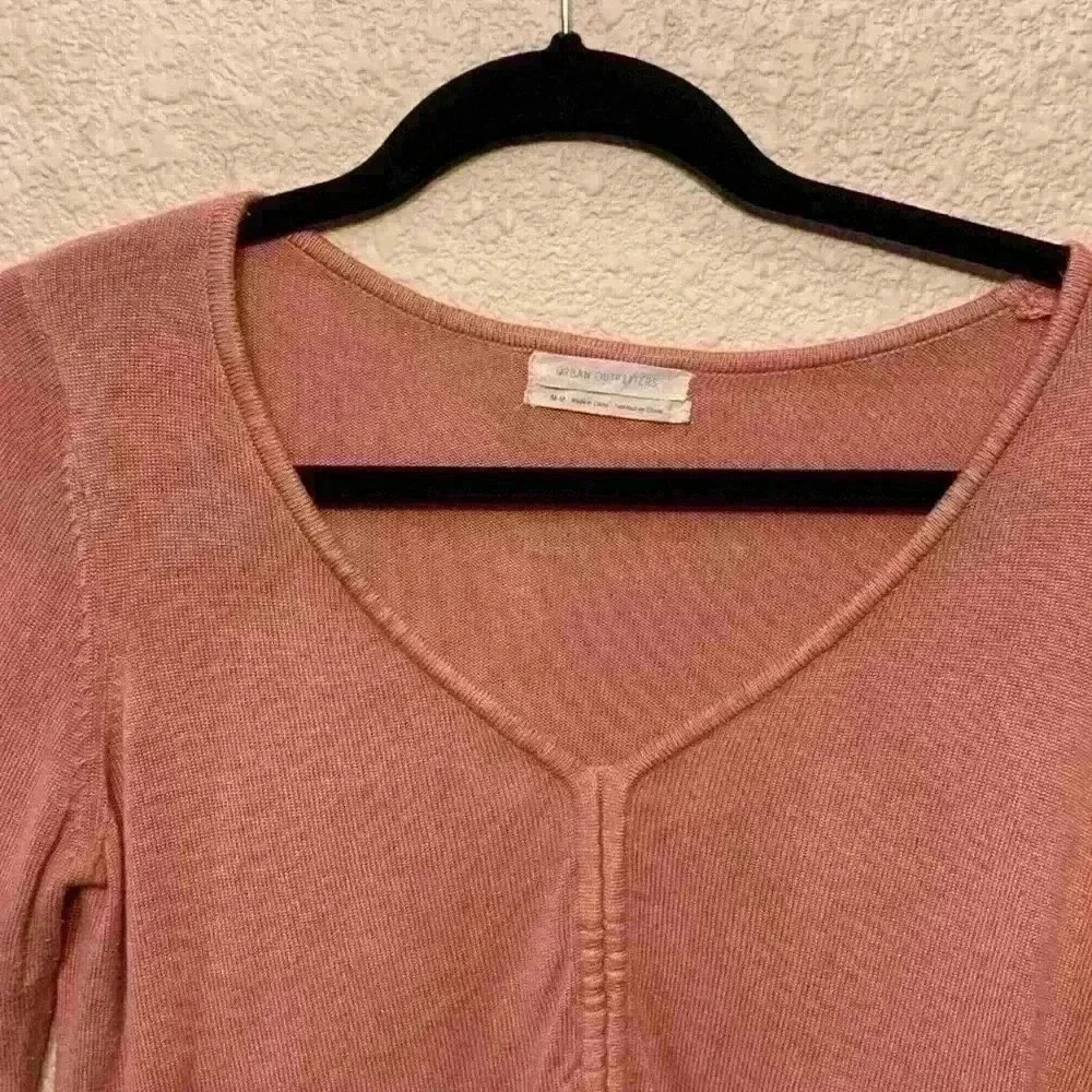 Pink Urban Outfitters crop sz M casual back to school college date night comfy - Picture 3 of 7